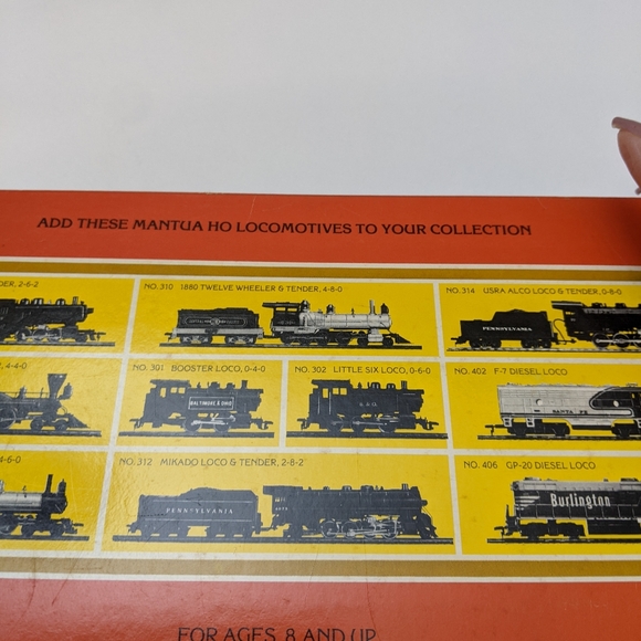 MANTUA New York Central 1650 Locomotive w Operating Headlight Engine 411-22 , HO - Picture 2 of 16